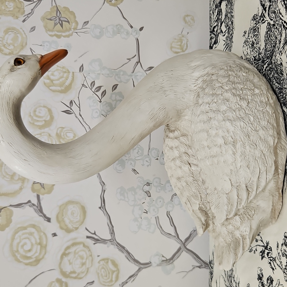 Homco White Swan Sculpture with Orange Beak - Picture 3 of 10